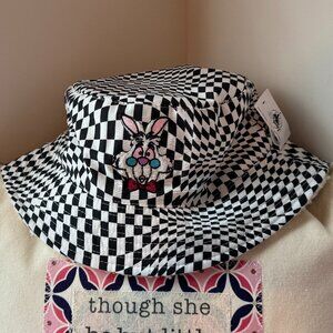 NWT Disney Alice in Wonderland Sherpa Lined Bucket Hat